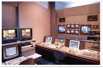 TVスタジオ・Sub Control Room